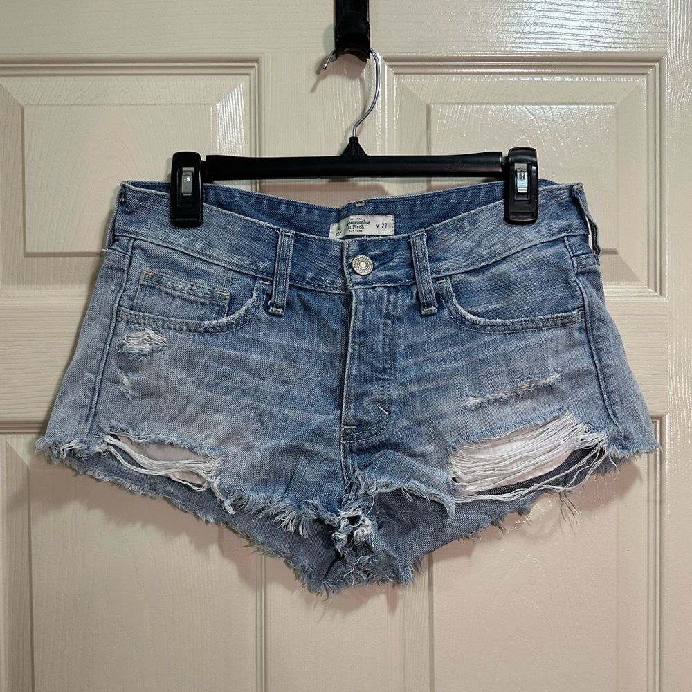 Abercrombie & Fitch distressed cutoff denim shorts light wash size 4 waist 27